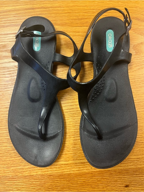 Oka-B Shoes - Oka-B Carson Womens size 8 T-Strap Thong Jelly Sandals Black casual minimalist